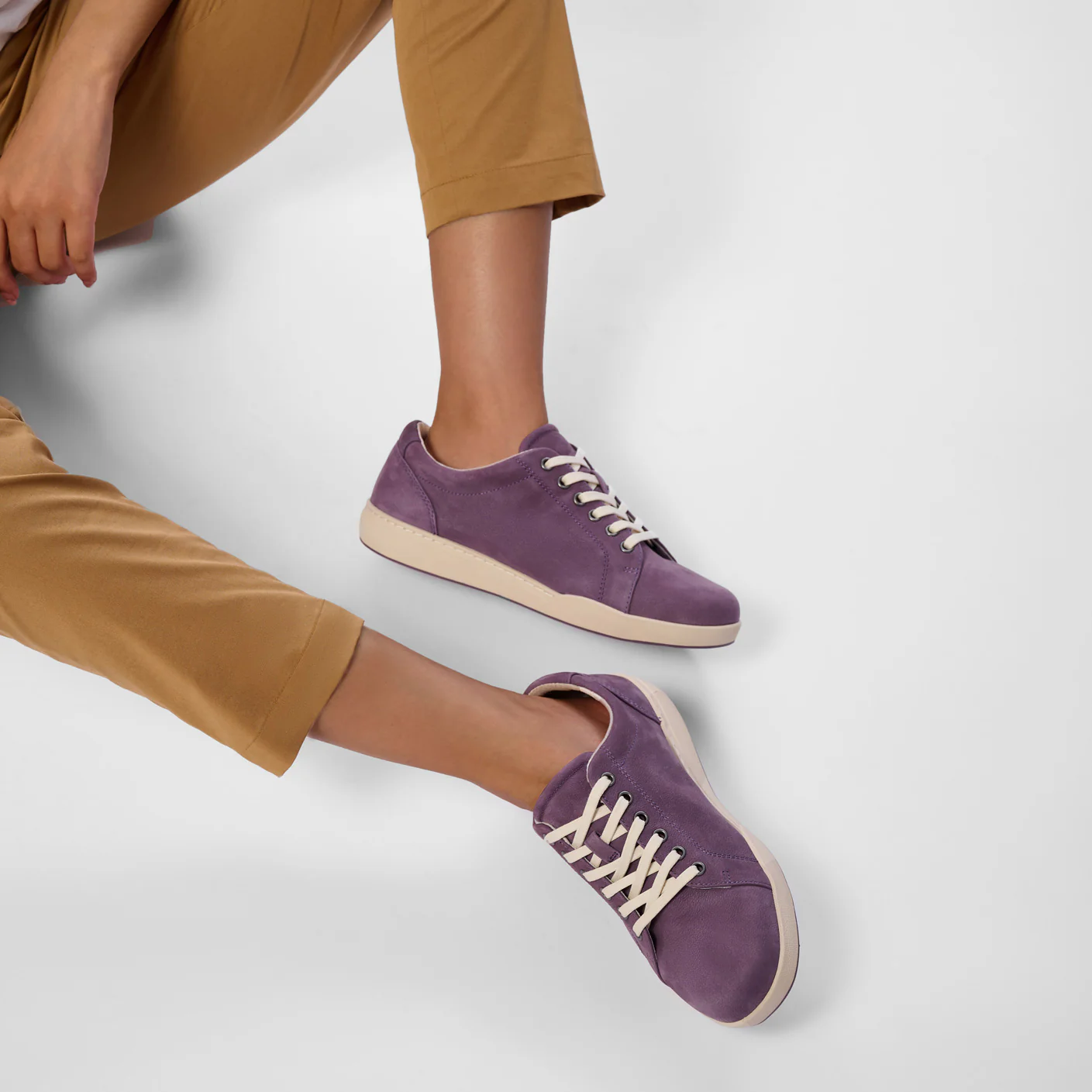 Encore Sneaker - Image 3