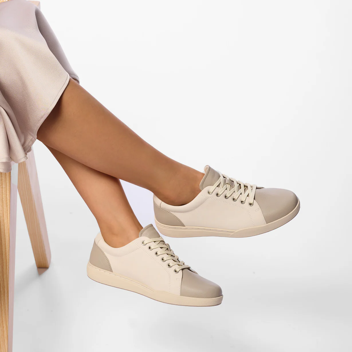 Encore Sneaker - Image 3